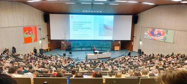 Das Bild Zeigt die Versammlung in Göttingen.